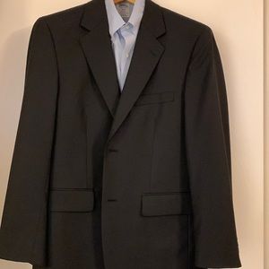 Sport coat, navy blue classic fit 38 short. Excellent condition.